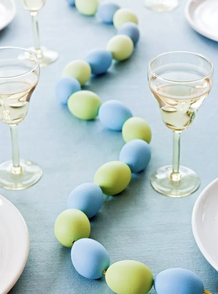 DIY Easter Egg Garland