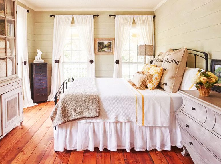 neutral color on the wall rustic