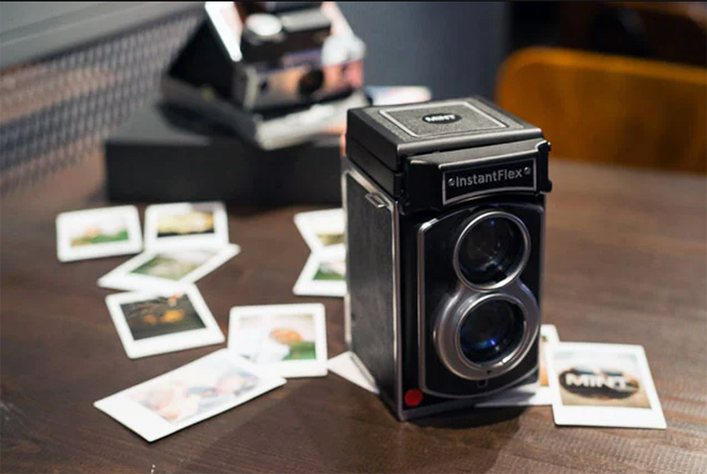 polaroid camera as table centerpieces