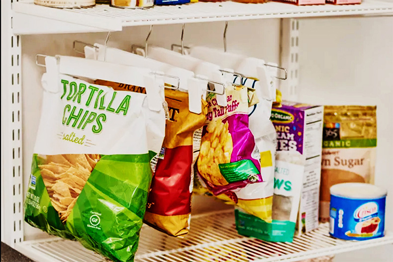 The Clips of Pants Hanger