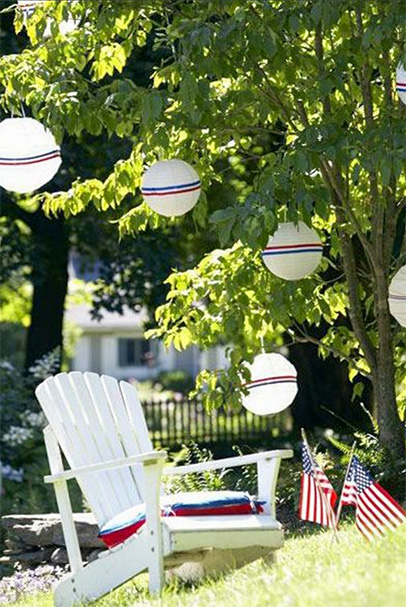striped lanterns for July 4 decoration
