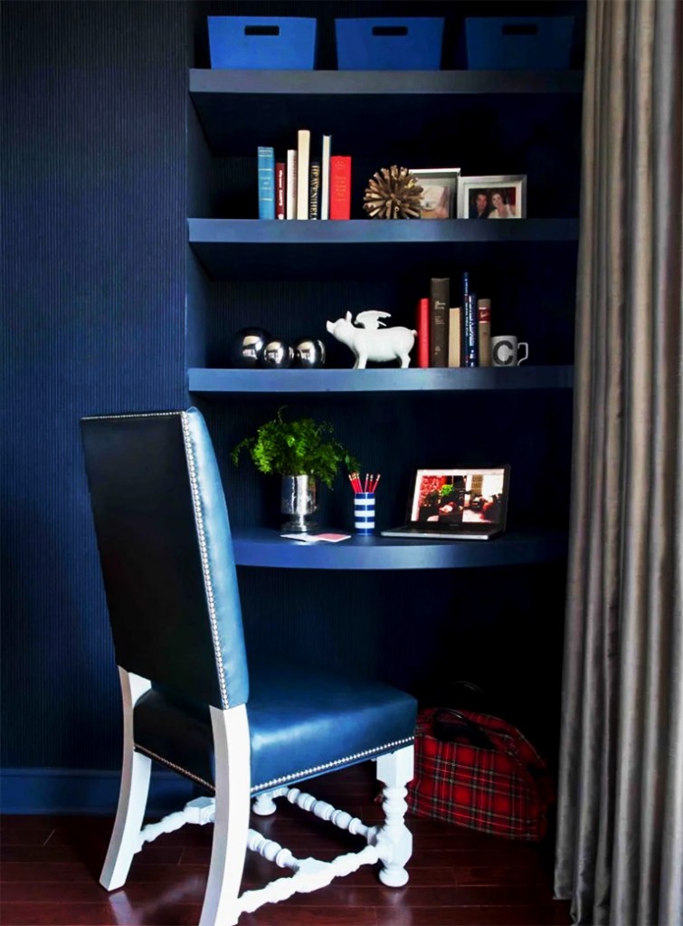 nook and shelf turn into a small home office with curtain