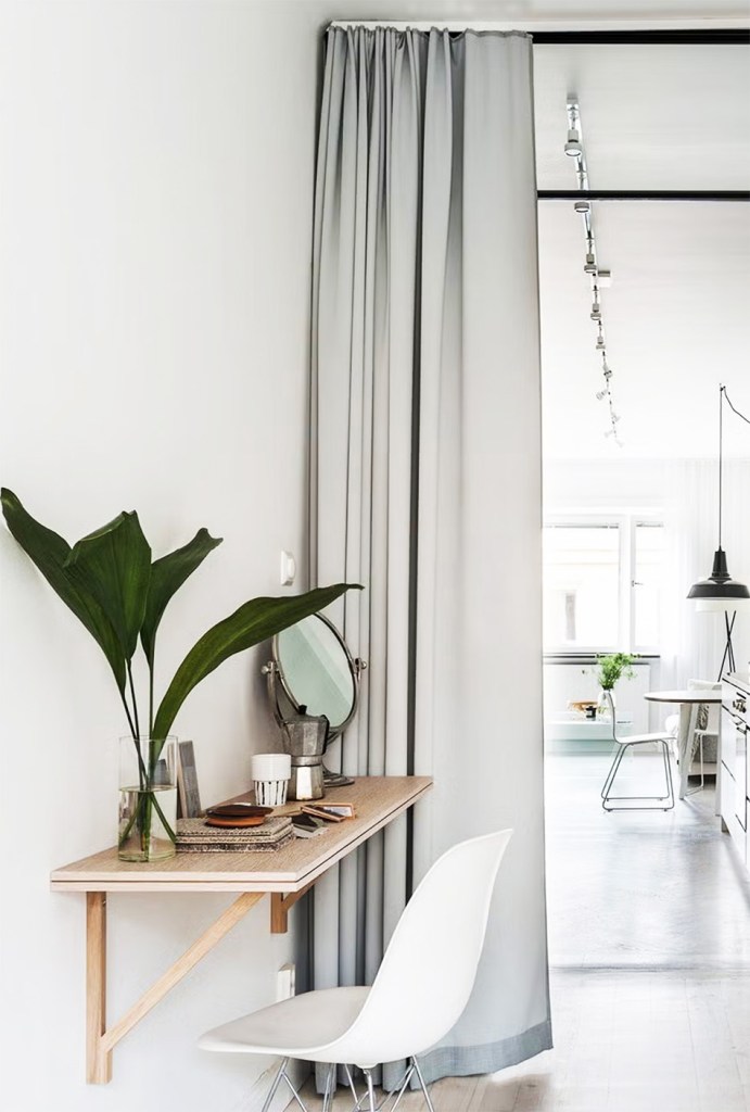 sleek floating particle board shelf